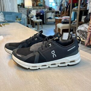 On-cloud Running Men's Black and White Sneakers